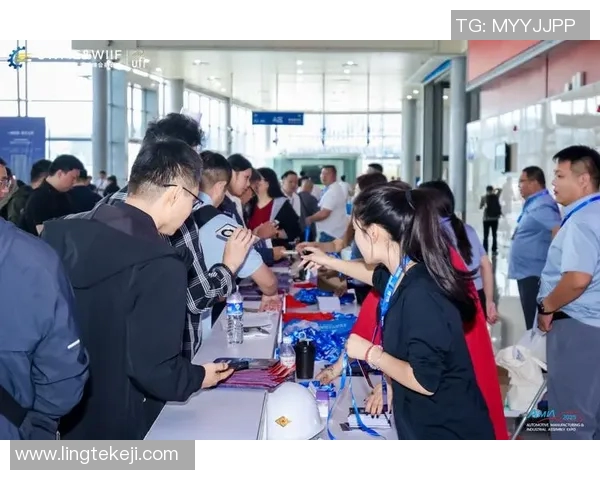 重磅专题:FPX如何通过包夹革新引领战术变革与团队协作新模式 重磅专题:FPX如何通过包夹革新引领战术变革与团队协作新模式